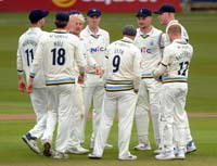 YorkshirePlayers-CelebrateWicket2-4-0524