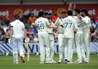 IndiaPlayers-Celebrate-Brooks-Wicket1-22-0625