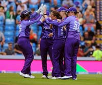 SuperchargersWomen-CelebrateWicket4-7-0825