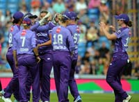 SuperchargersWomen-CelebrateWicket5-7-0825
