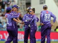 SuperchargersWomen-CelebrateWicket4-23-0825