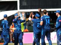 DerbyshirePlayers-CelebrateWicket1-13-0725