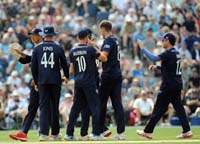 Lancashire-CelebrateWicket1-12-0825