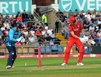 TurnerAshton-Bowled1-17-0725