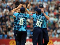 YorkshirePlayers-CelebrateWicket3-17-0725