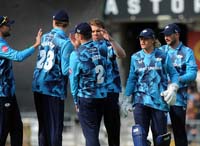 YorkshirePlayers-CelebrateWicket2-8-0625