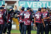 NorthamptonshirePlayers-CelebrateWicket1-30-0525