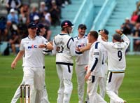 YorkshirePlayers-CelebrateWicket2-24-0725
