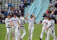 YorkshirePlayers-CelebrateWicket3-24-0725
