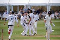 Yorkshire-Celebrate-HoughesTom-Wicket1-29-0725