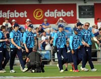 YorkshirePlayers-EnterField1-13-0625