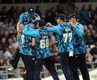YorkshirePlayers-CelebrateWicket3-4-0725