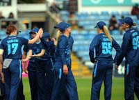 DerbyshireWomen-CelebrateWicket2-1-0625