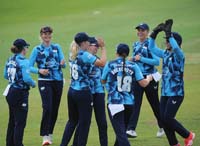 YorkshireWomen-CelebrateWicket6-1-0625