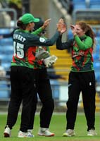 LeicestershireWomen-CelebrateWicket3-8-0625