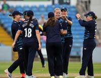 YorkshireWomen-CelebrateWicket2-2-0825