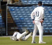 DukeHarry-DivingCatch1-10-0426