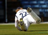DukeHarry-DivingCatch2-10-0426