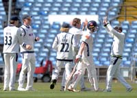 Yorkshire-CelebrateWicket6-10-0426